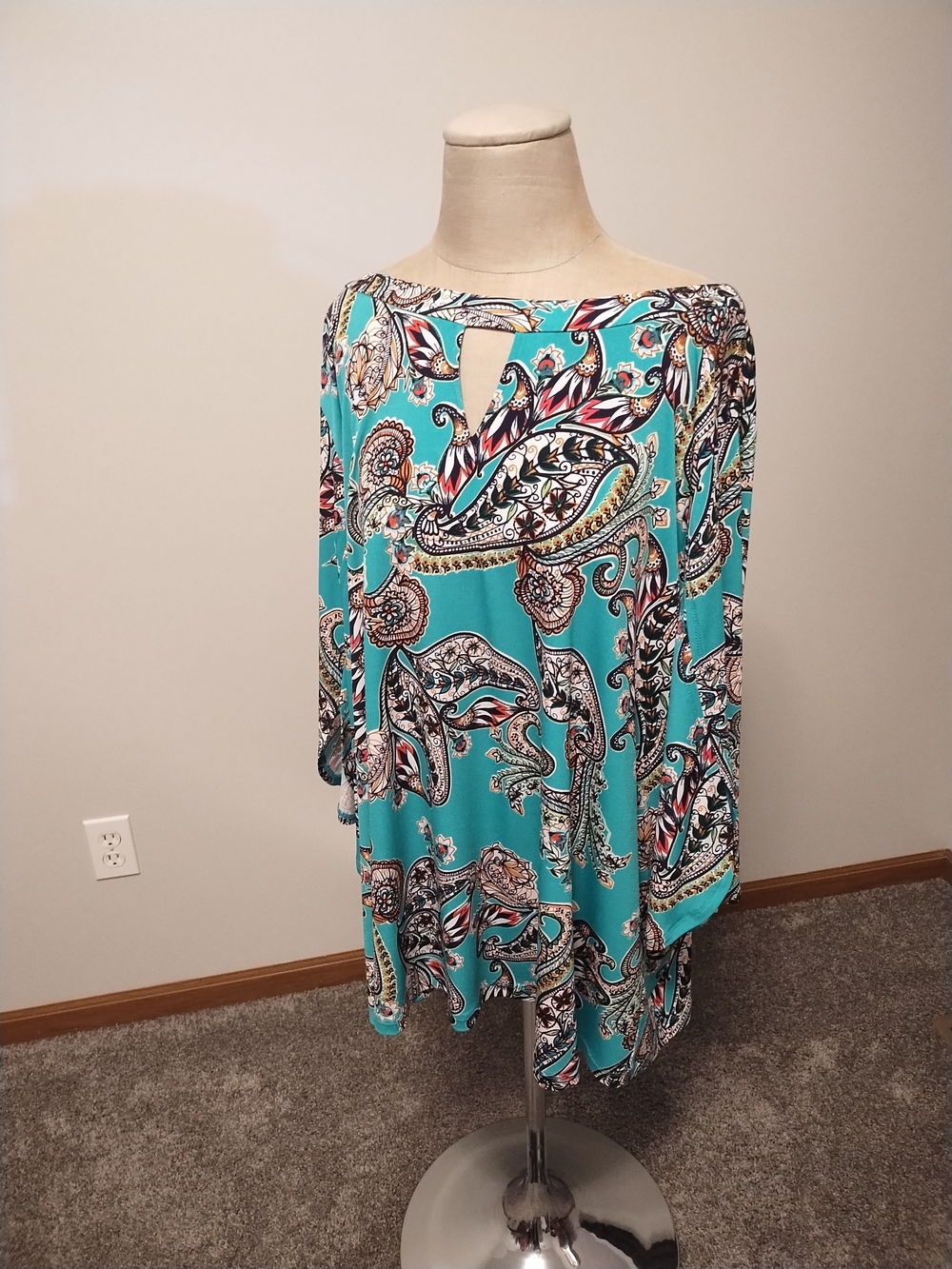 NWOT Susan Graver Turquoise Paisley Cutout Neck Tunic